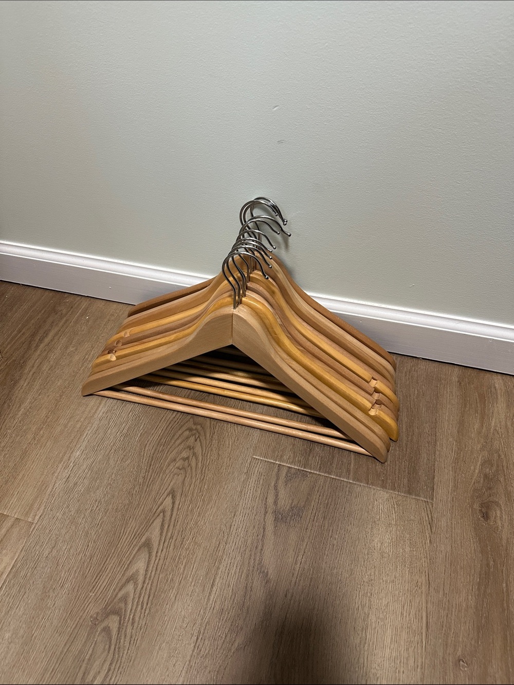 10 quality wooden hangers
